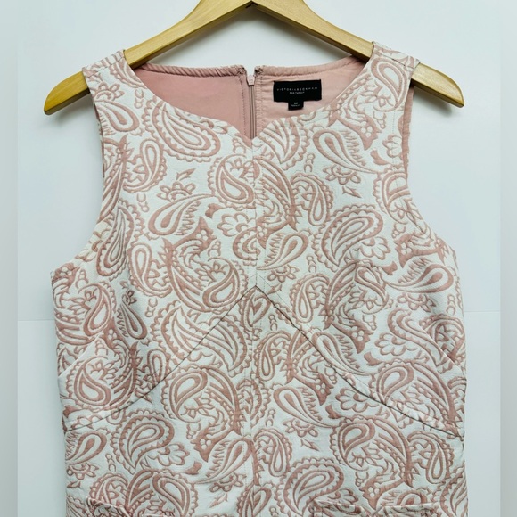 Victoria Beckham Pink Blush Paisley Shift Dress - Picture 4 of 10
